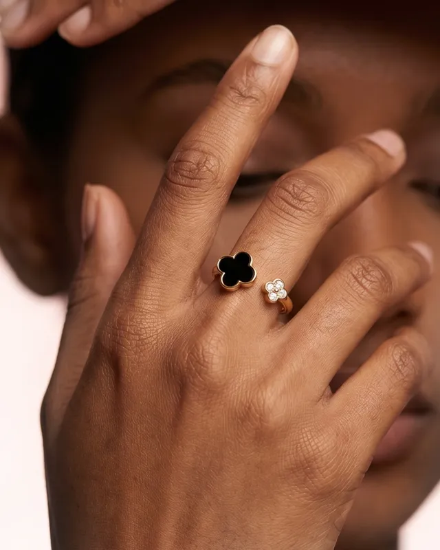 Clover rings